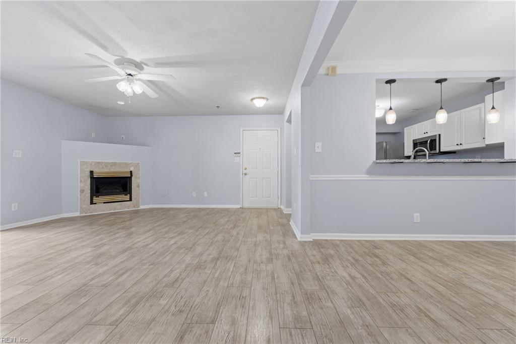 2204 Lesner CRES 101
