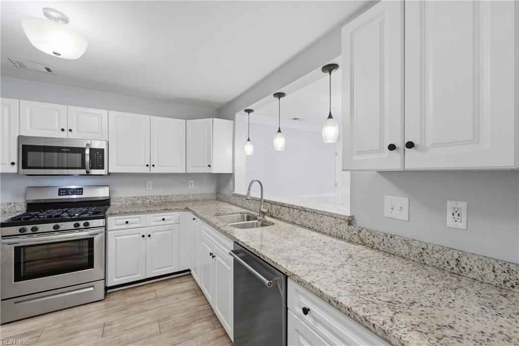2204 Lesner CRES 101