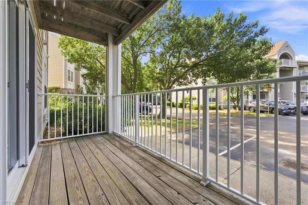2204 Lesner CRES 101