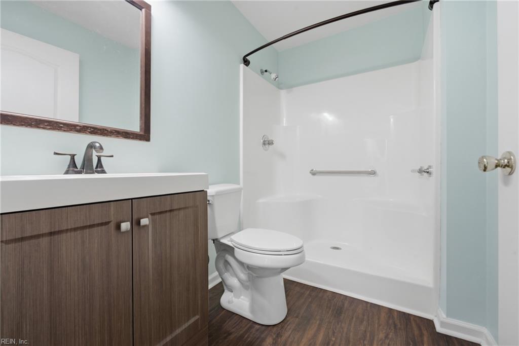 2204 Lesner CRES 101