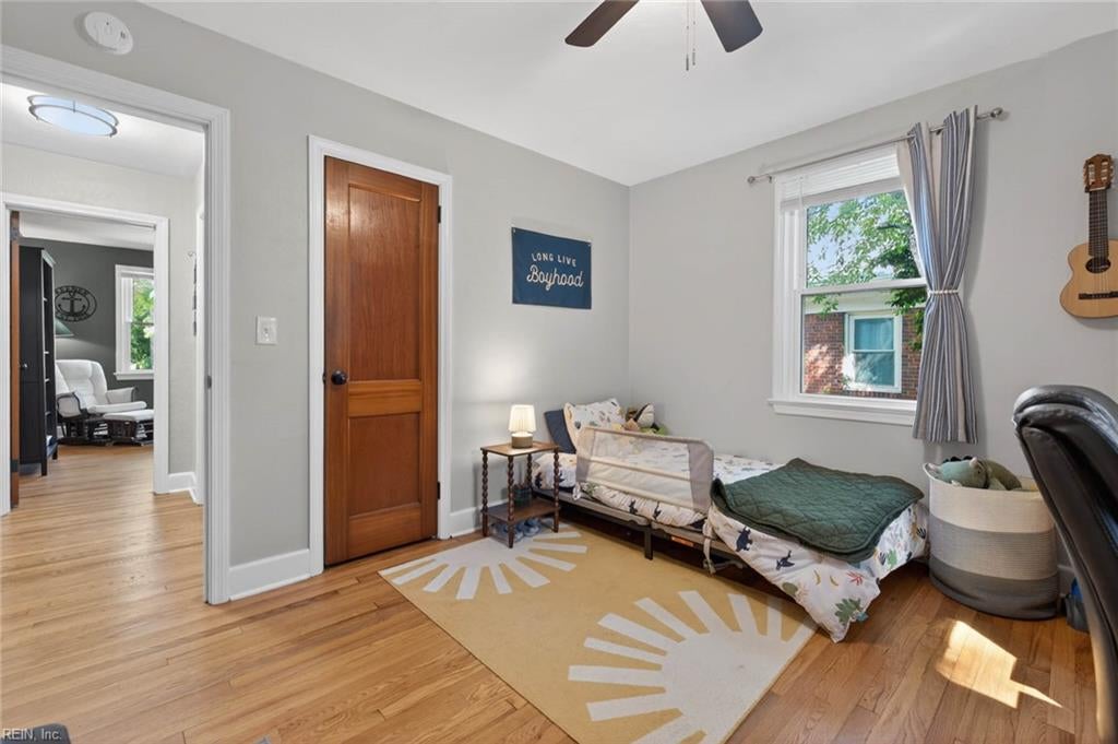 8814 Commodore DR