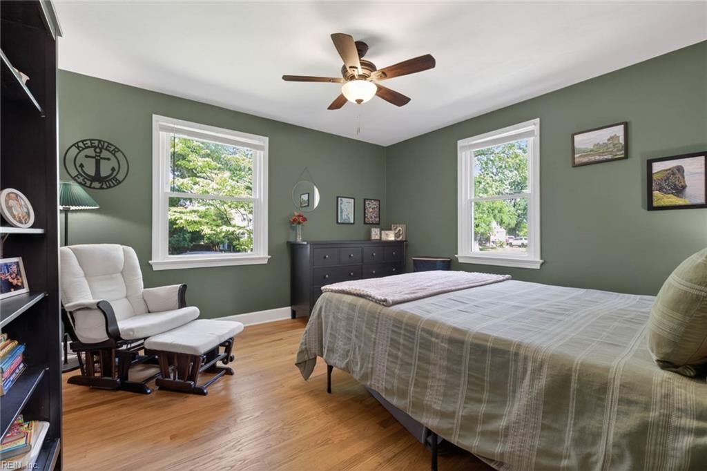 8814 Commodore DR