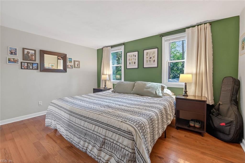 8814 Commodore DR