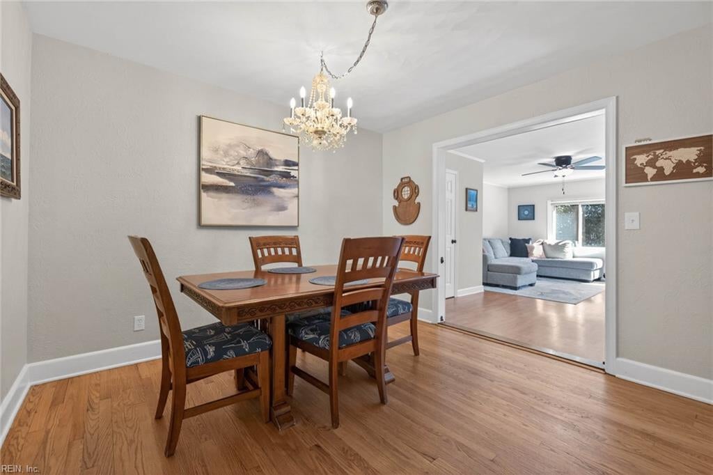 8814 Commodore DR