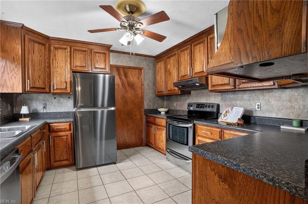 130 Albany DR