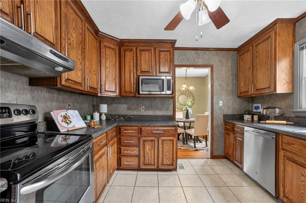 130 Albany DR