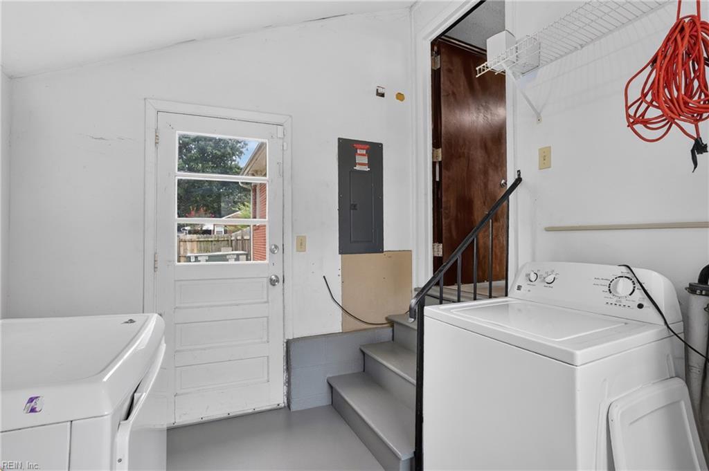 130 Albany DR