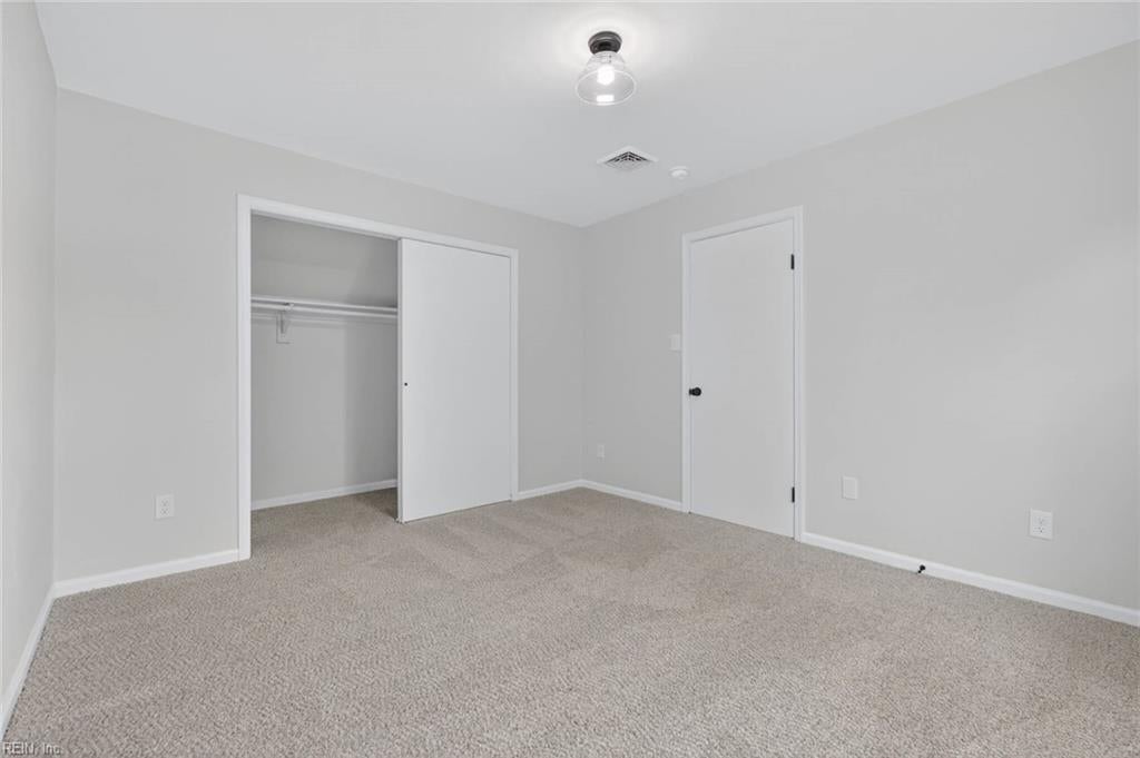 1220 Renoir CT