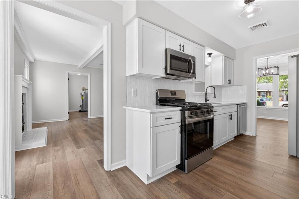 1220 Renoir CT