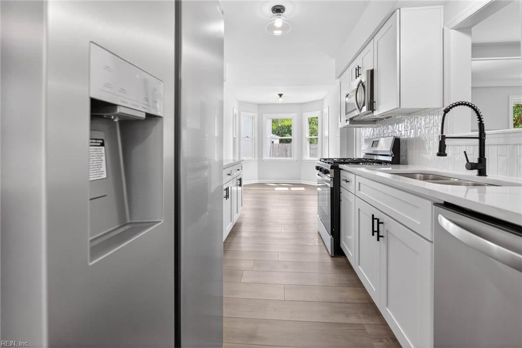 1220 Renoir CT