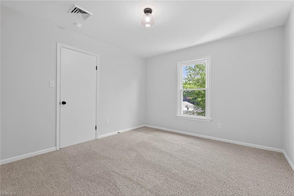 1220 Renoir CT
