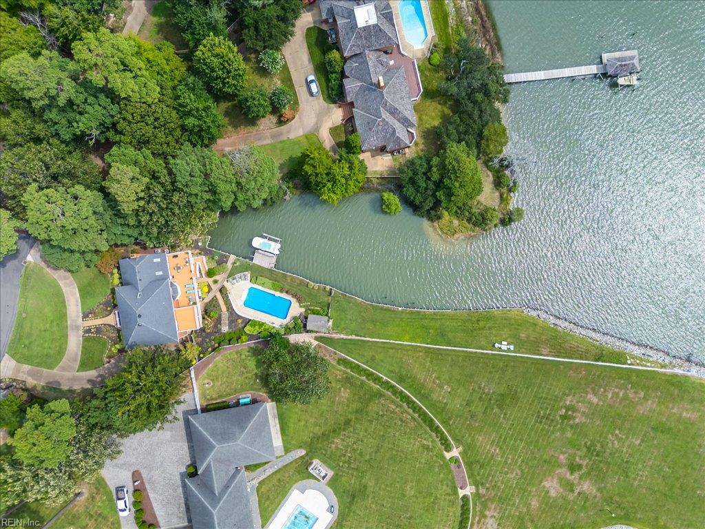 4007 Arrowhead Point CT