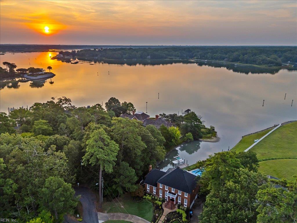 4007 Arrowhead Point CT
