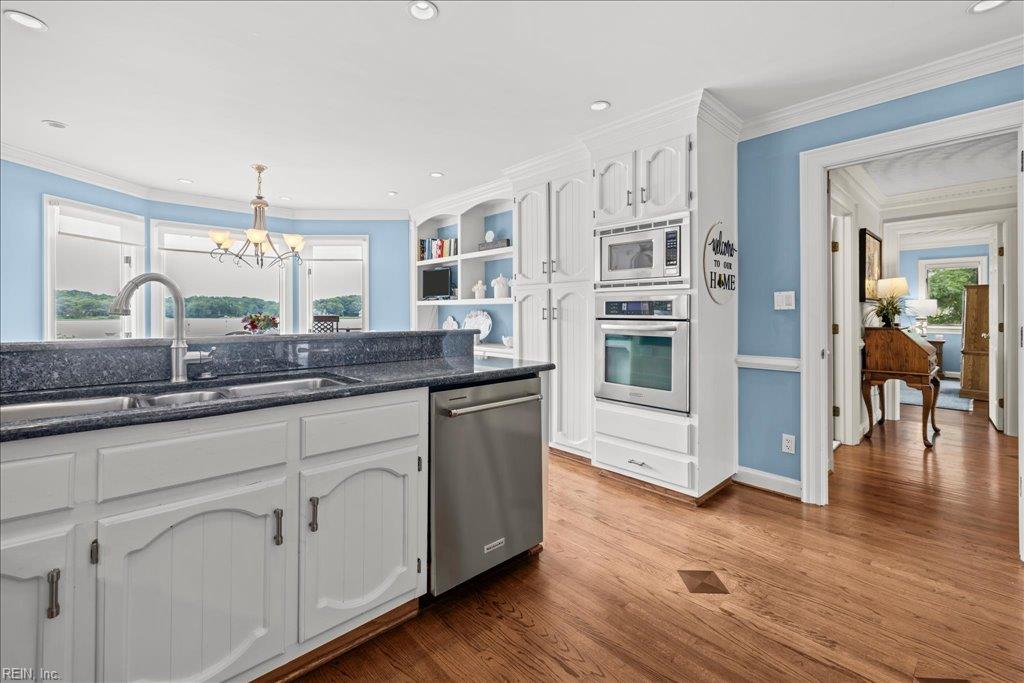 4007 Arrowhead Point CT