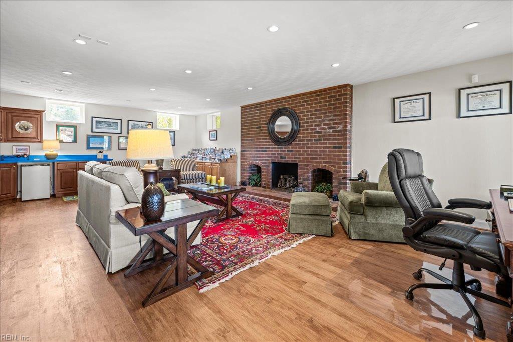 4007 Arrowhead Point CT