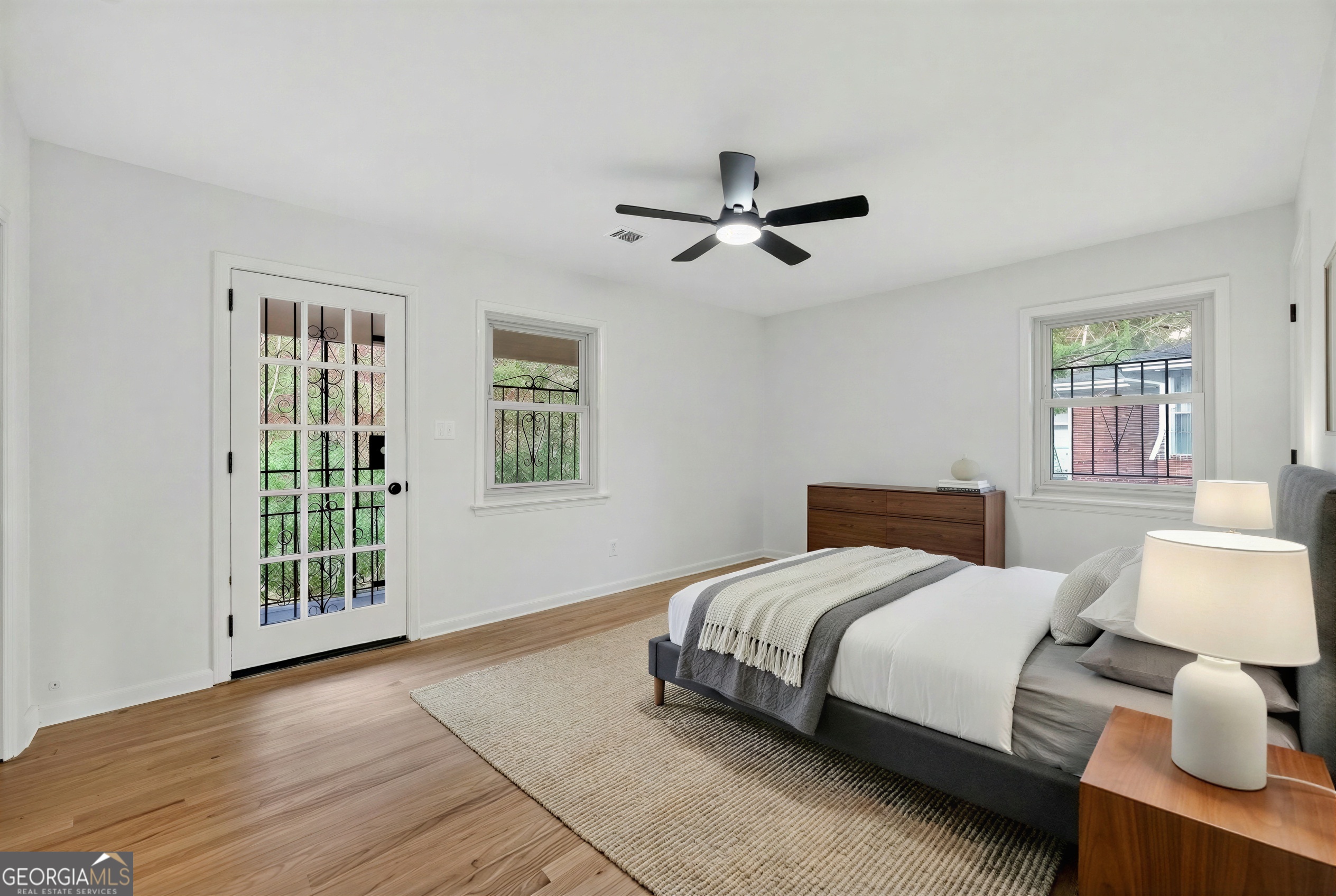 201 E Simon Terrace NW