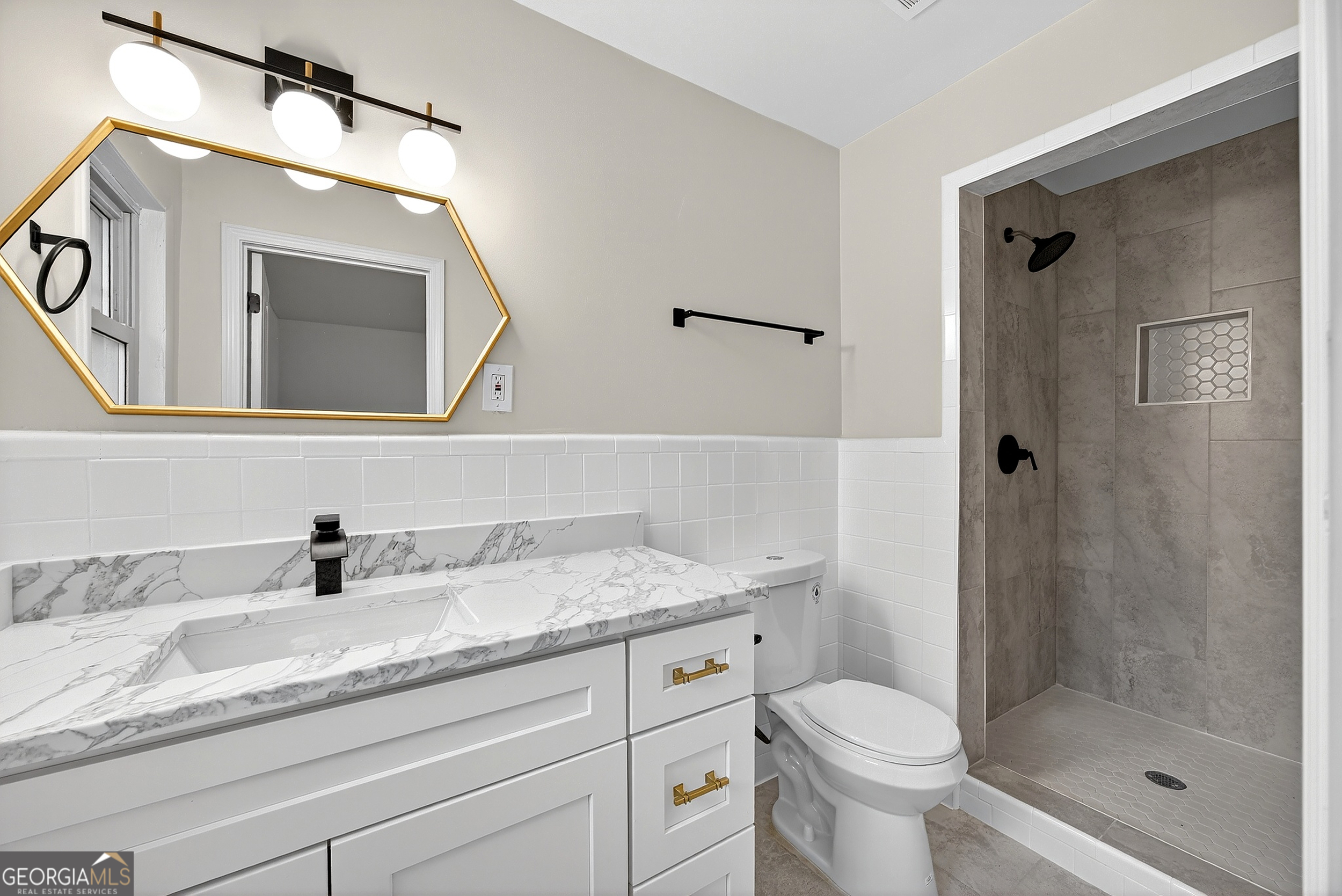 201 E Simon Terrace NW