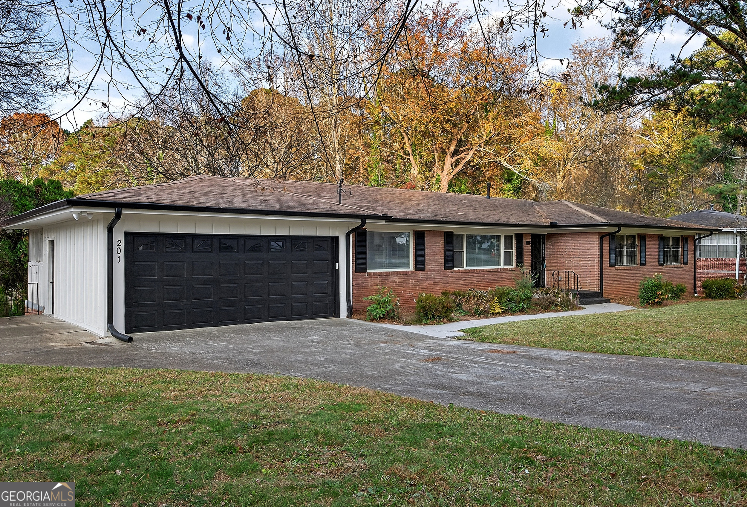 201 E Simon Terrace NW