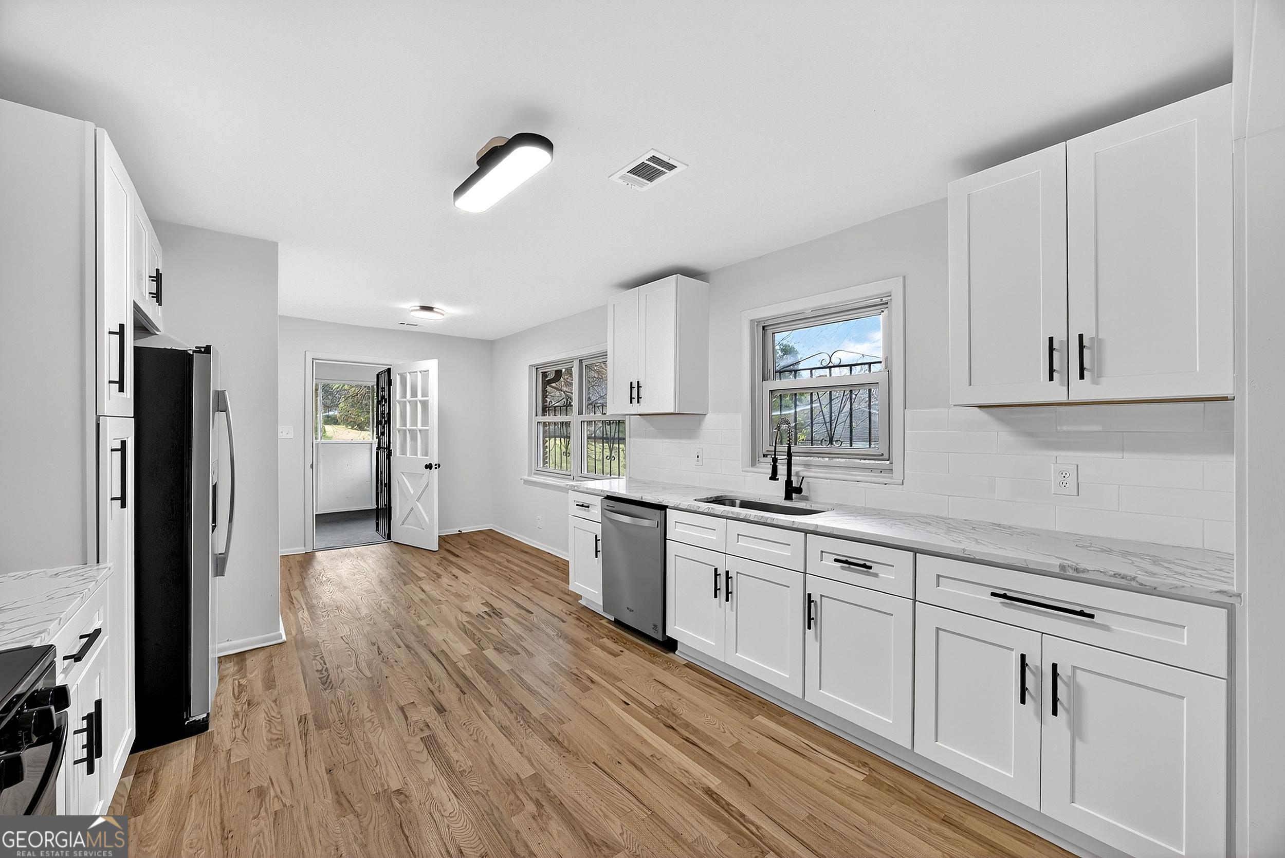 201 E Simon Terrace NW