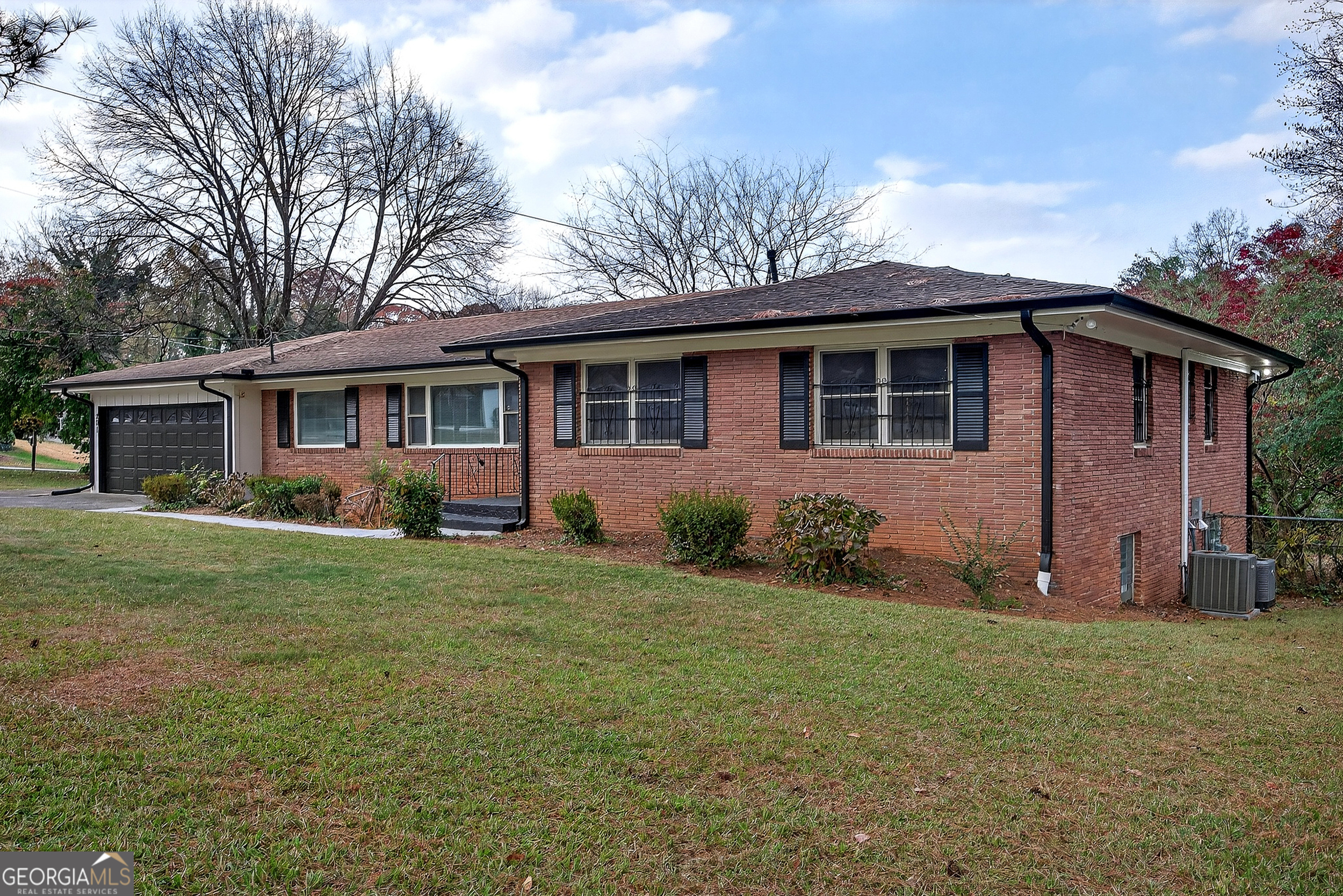 201 E Simon Terrace NW