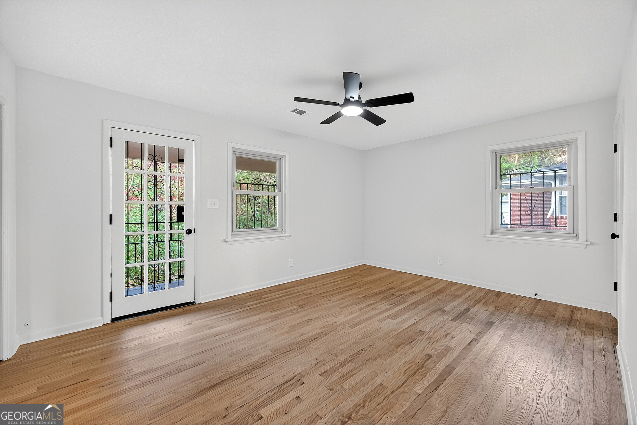 201 E Simon Terrace NW