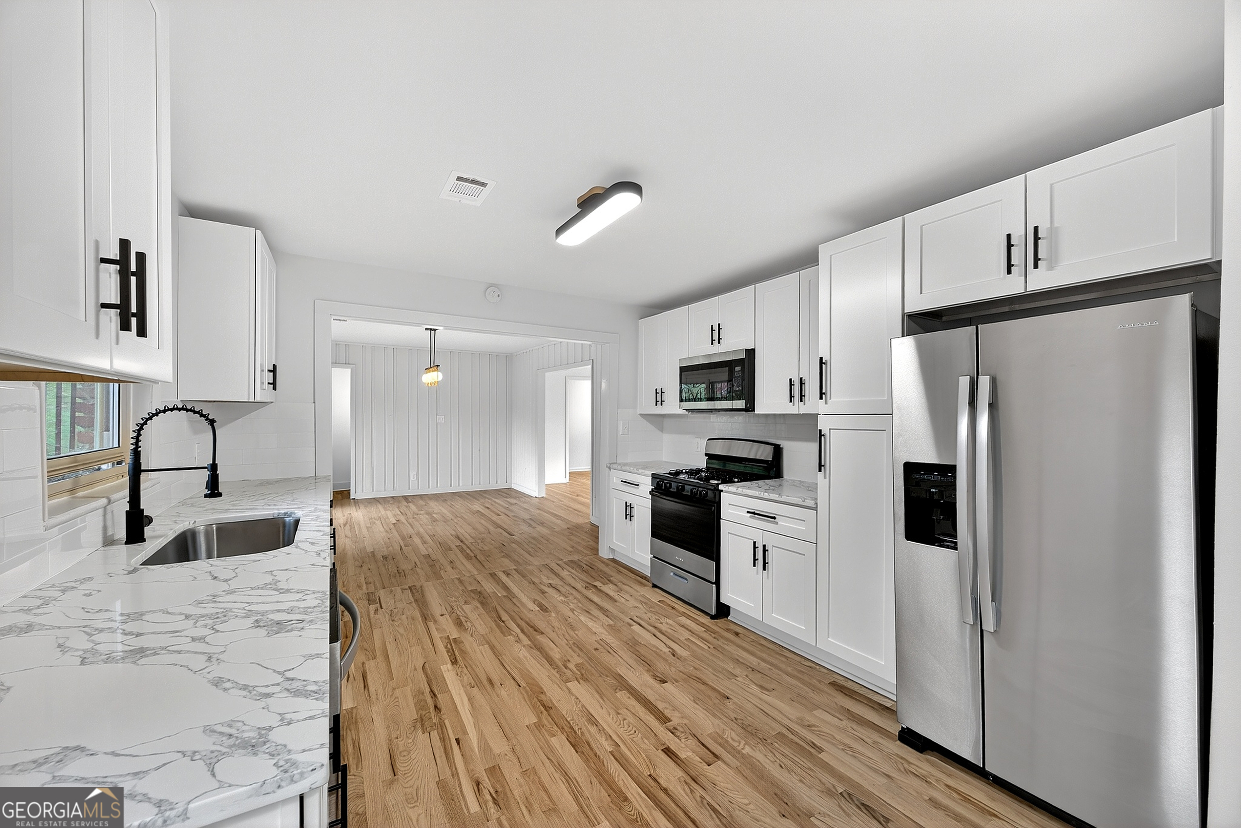 201 E Simon Terrace NW