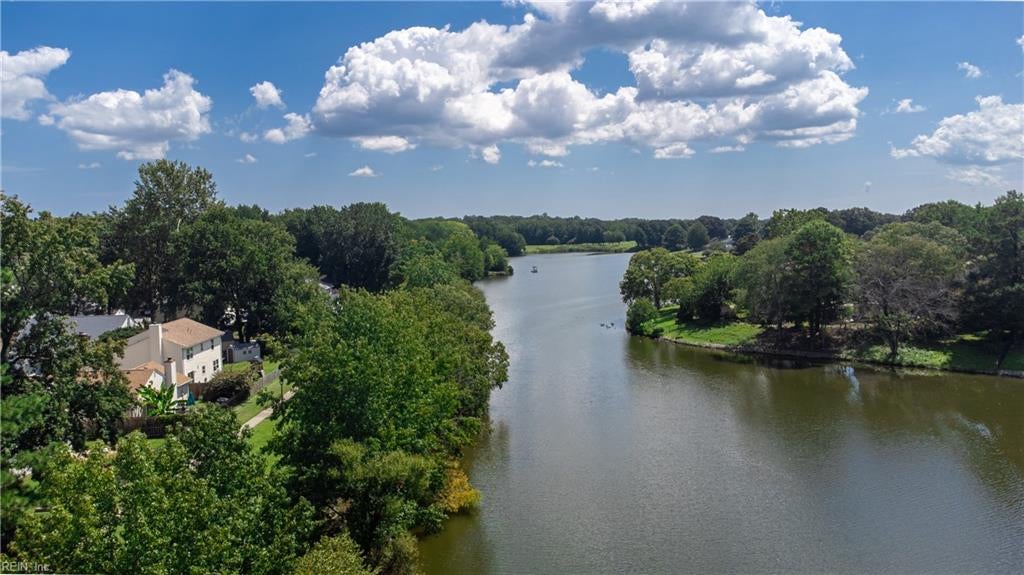 1629 Waterside DR