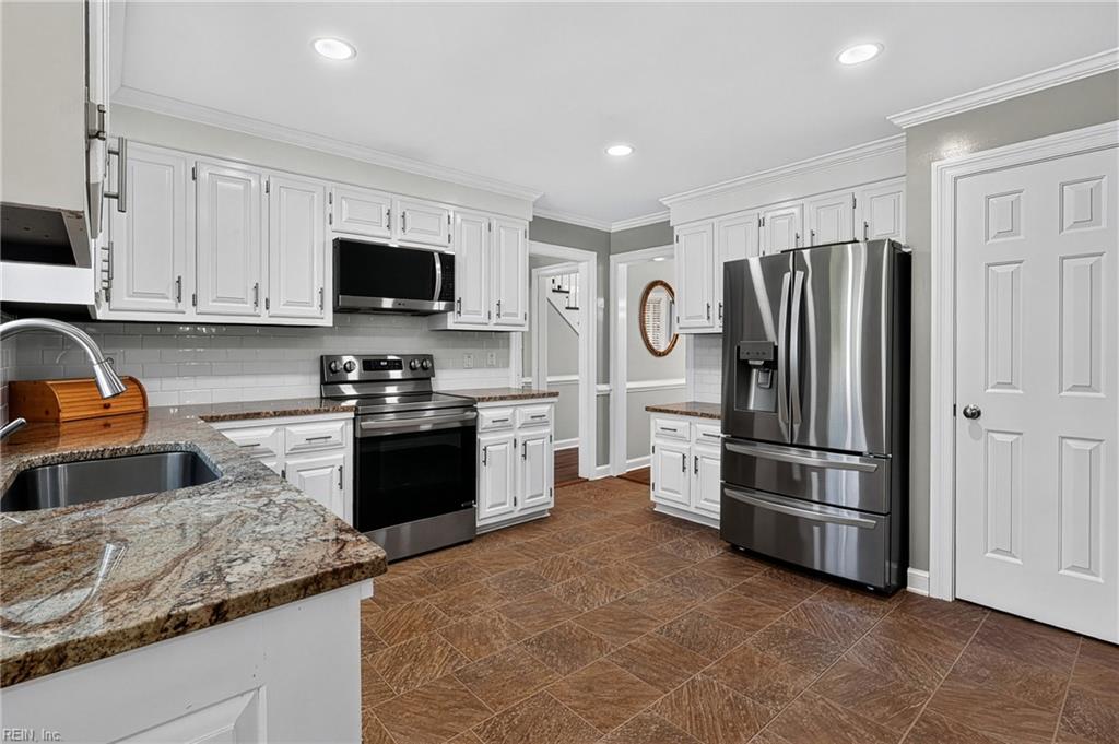 1629 Waterside DR