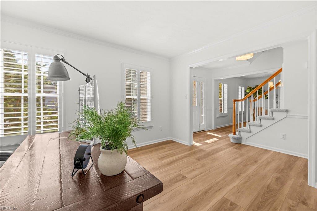 1909 Piney Woods LN