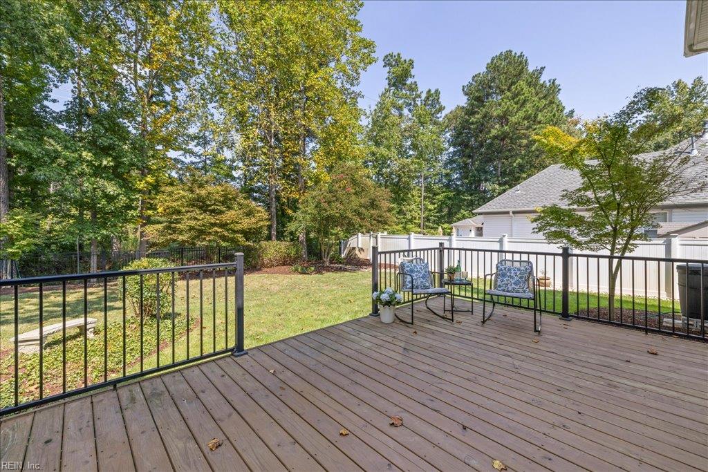 1909 Piney Woods LN