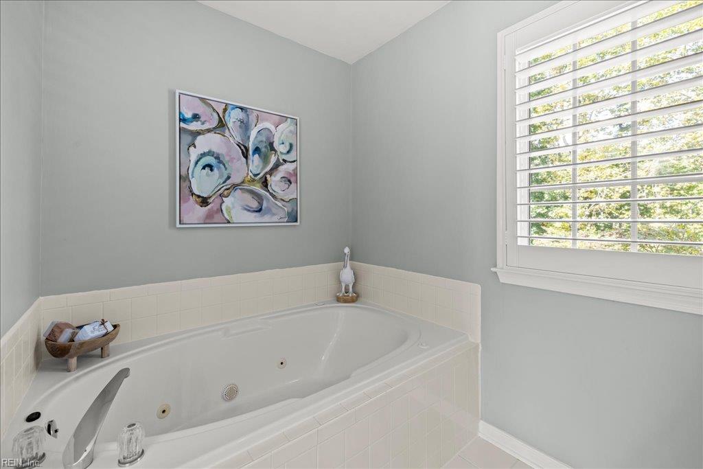 1909 Piney Woods LN