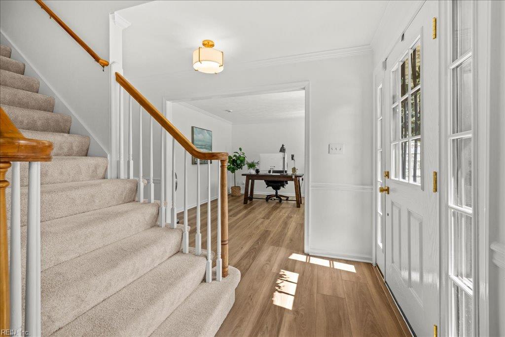 1909 Piney Woods LN