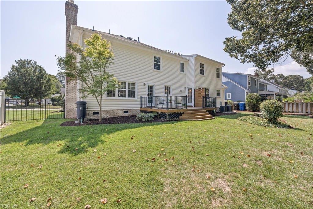 1909 Piney Woods LN