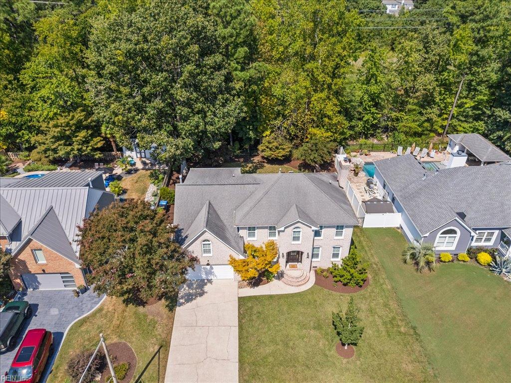 1909 Piney Woods LN