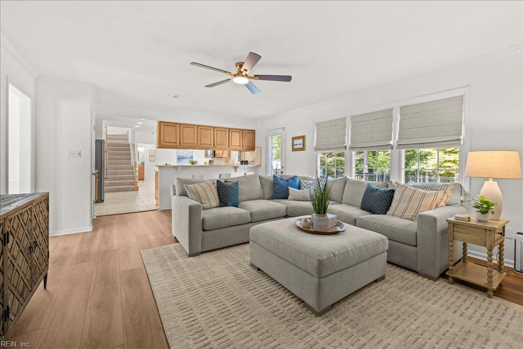 1909 Piney Woods LN