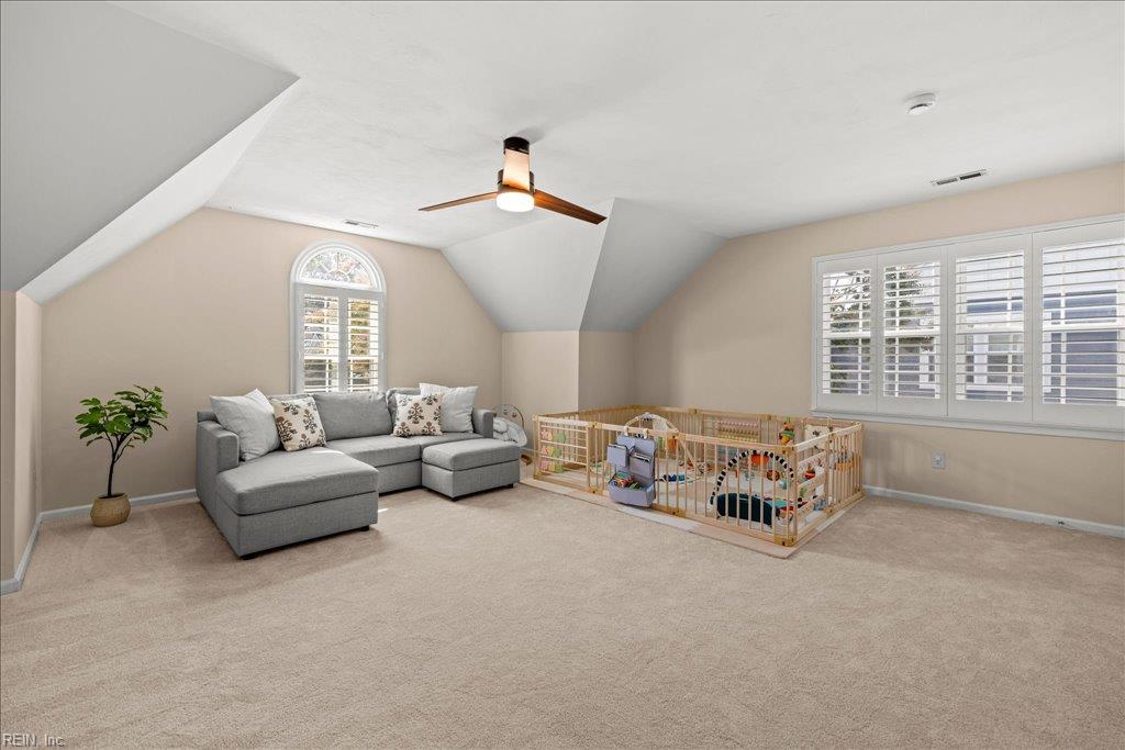 1909 Piney Woods LN