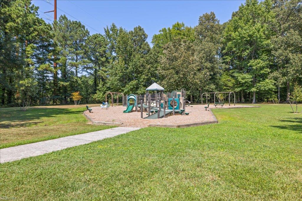 1909 Piney Woods LN