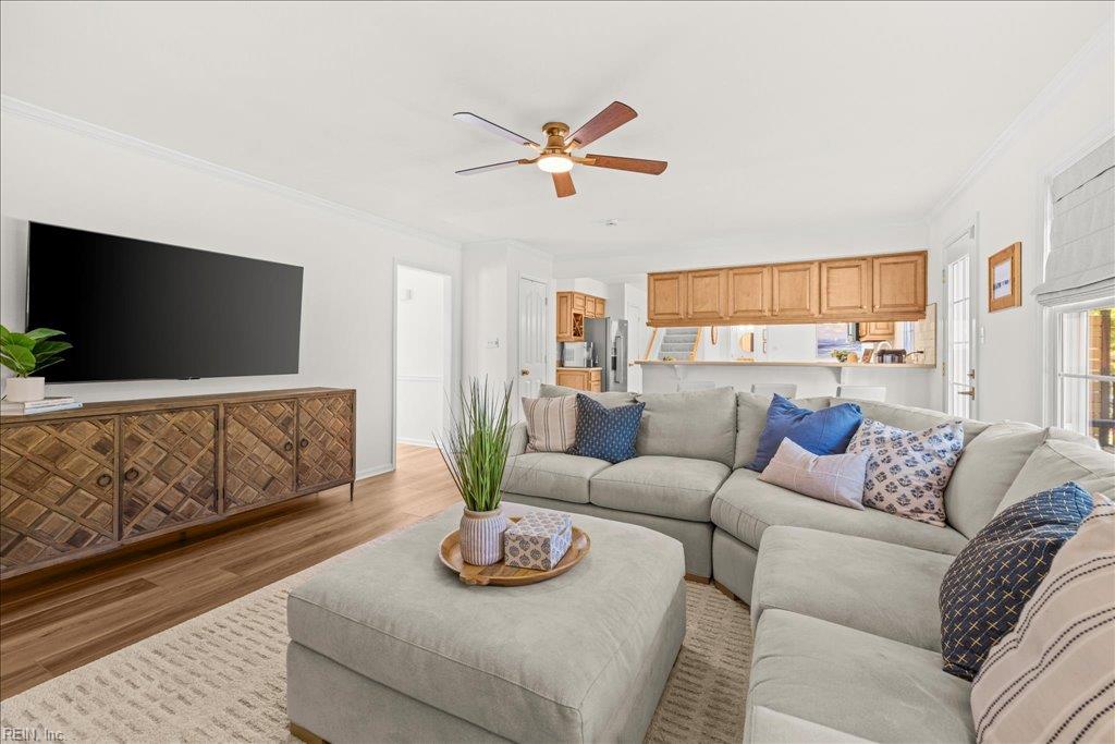 1909 Piney Woods LN