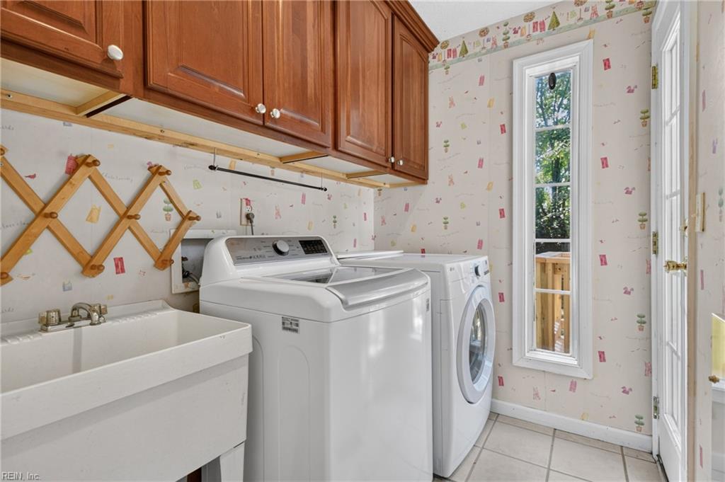 3405 Anita CIR