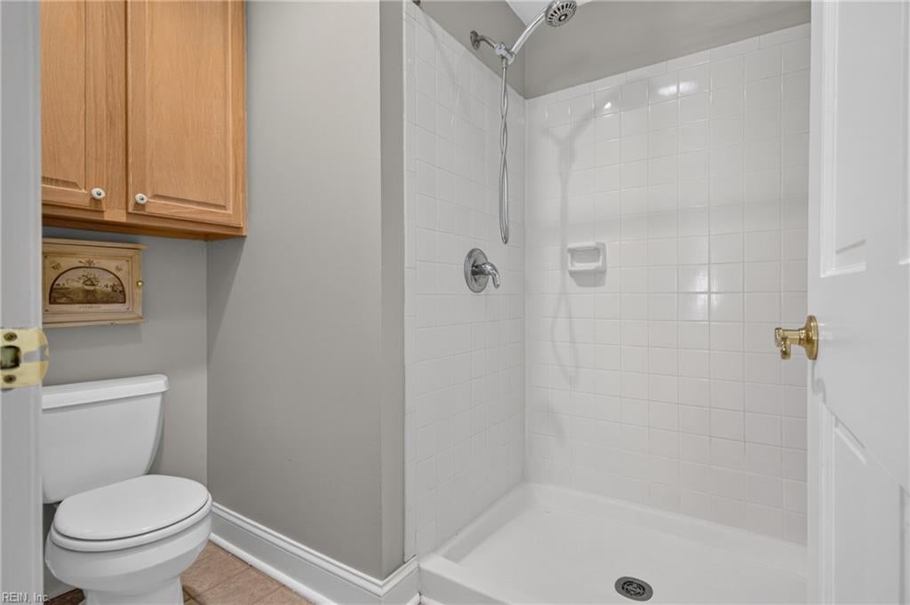 3405 Anita CIR