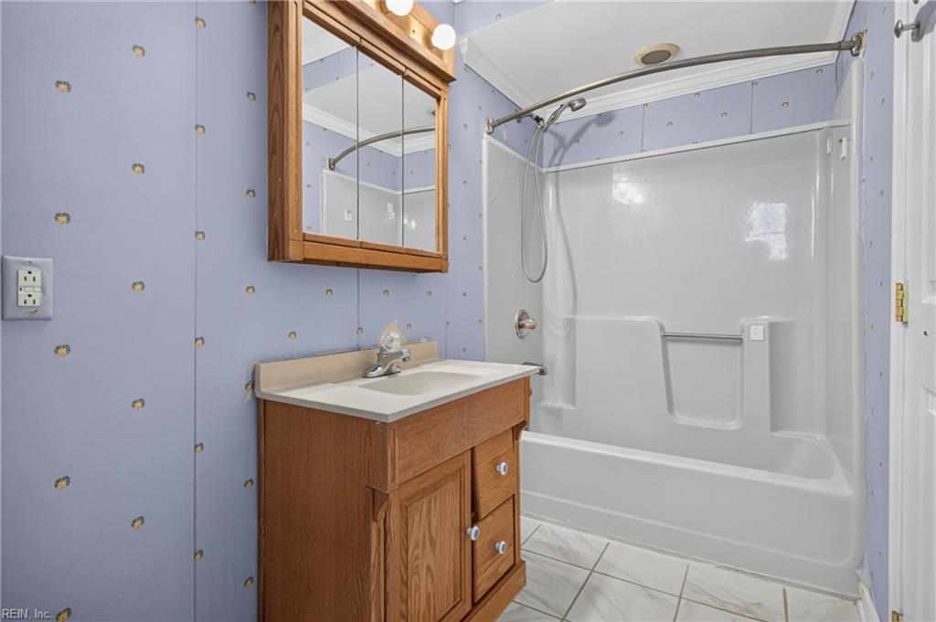3405 Anita CIR