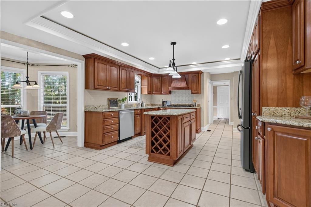 3405 Anita CIR