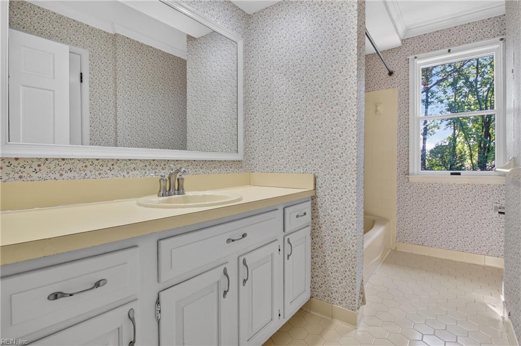 3405 Anita CIR