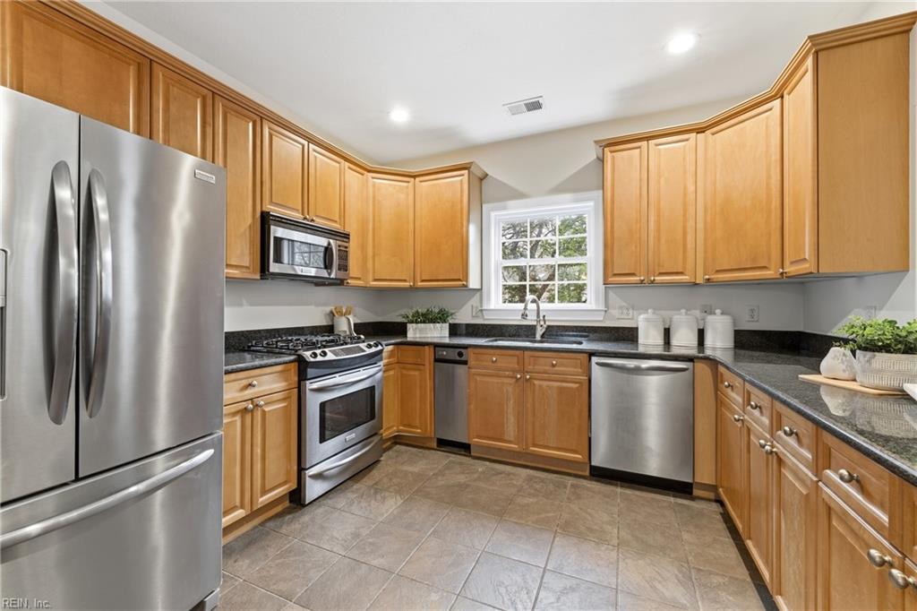 3734 Chesterfield AVE