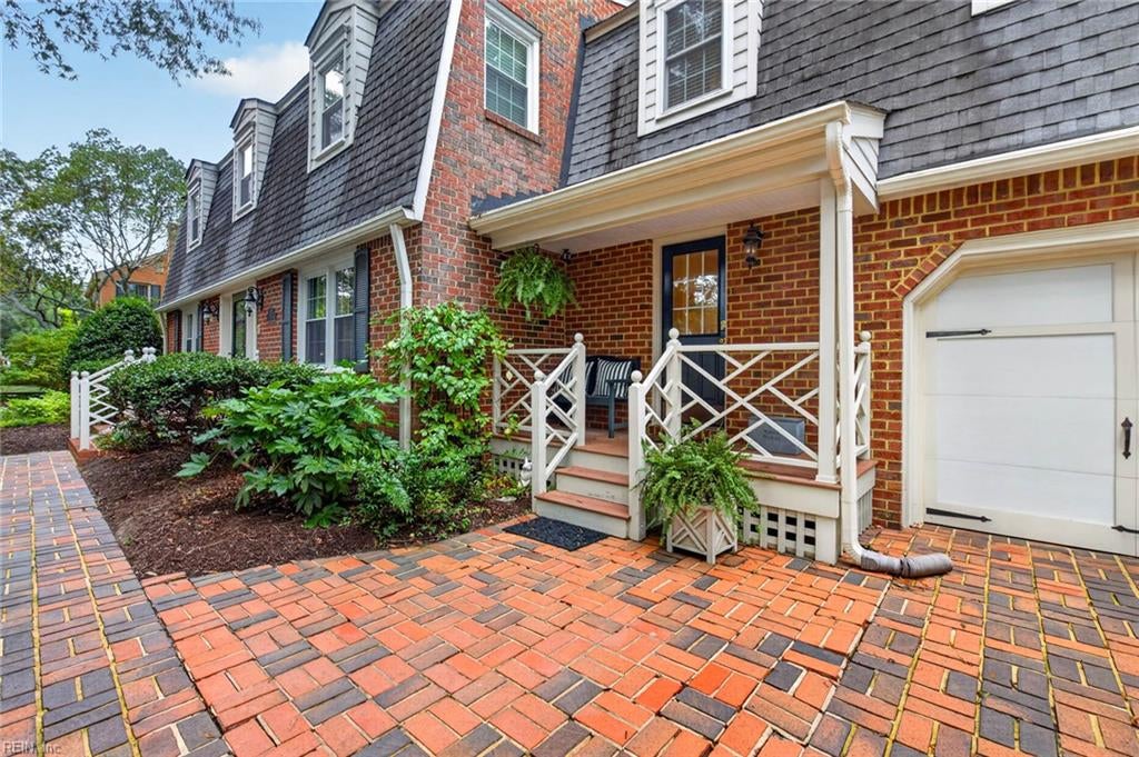 424 Susan Constant DR
