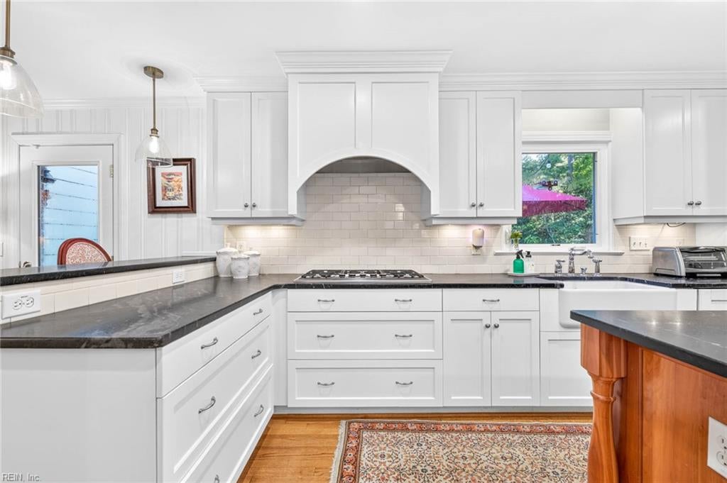 424 Susan Constant DR