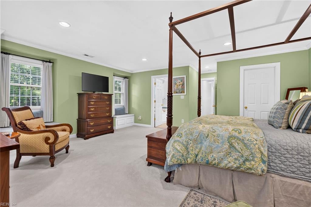 424 Susan Constant DR