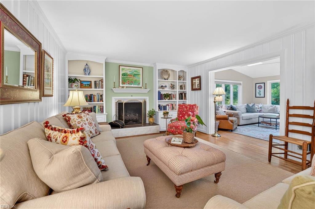 424 Susan Constant DR