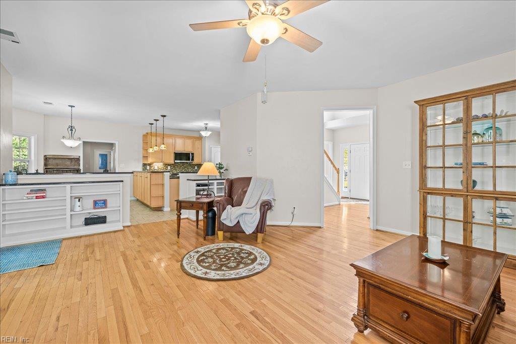 1808 Capel Manor WAY