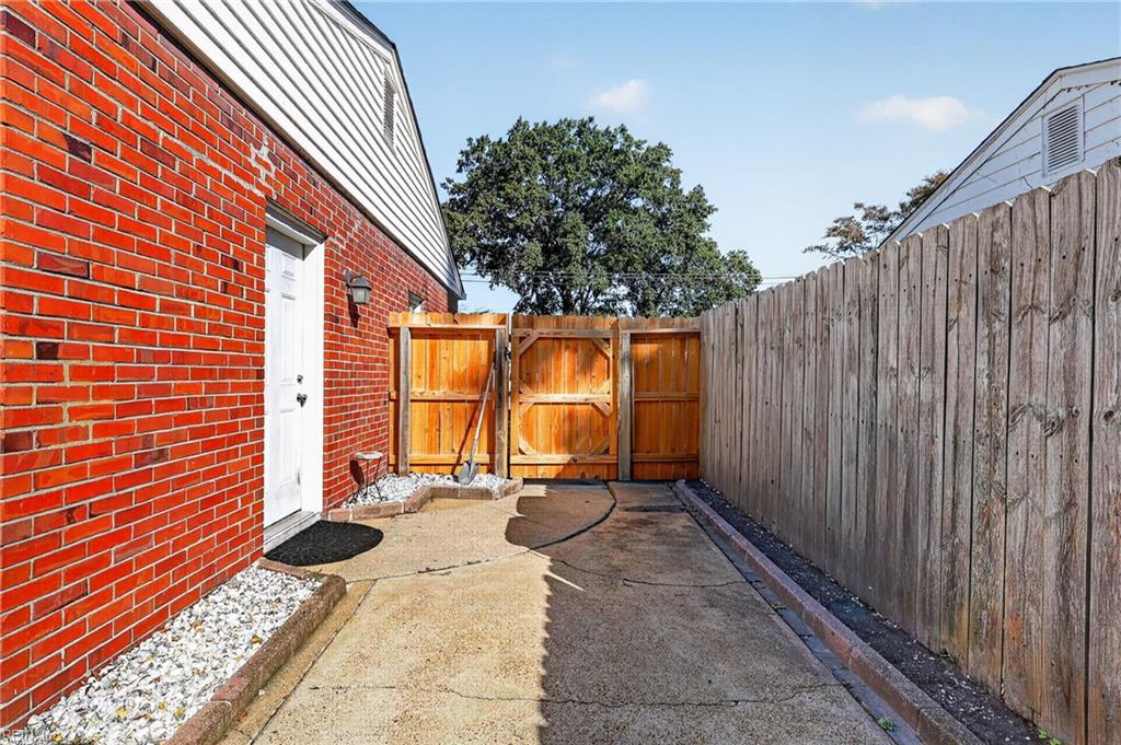 701 Euwanee PL